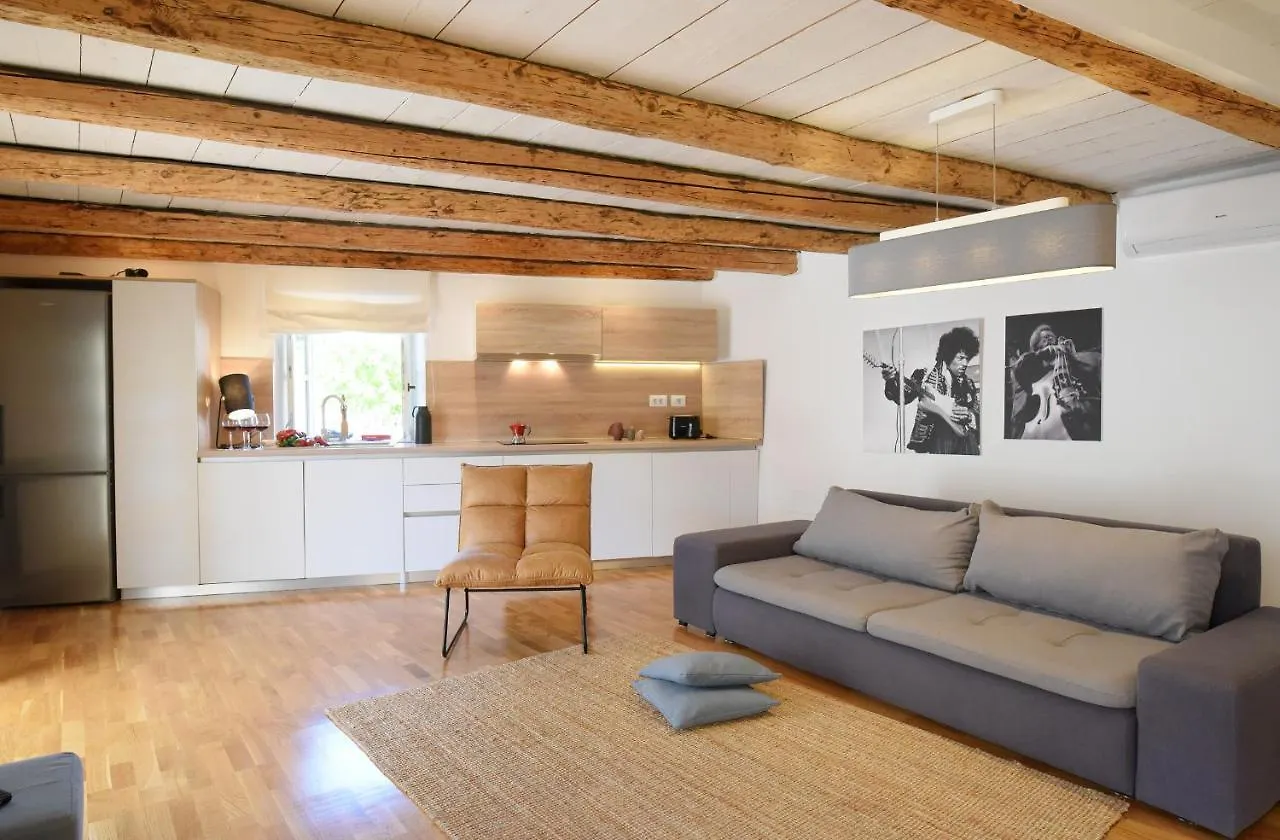 Heritage Home Casare With Pool And Lounge Area Rezanci Villa