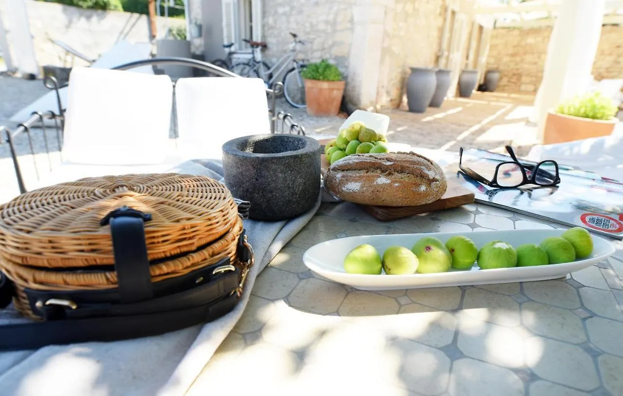 Villa Heritage Home Casare With Pool And Lounge Area Rezanci