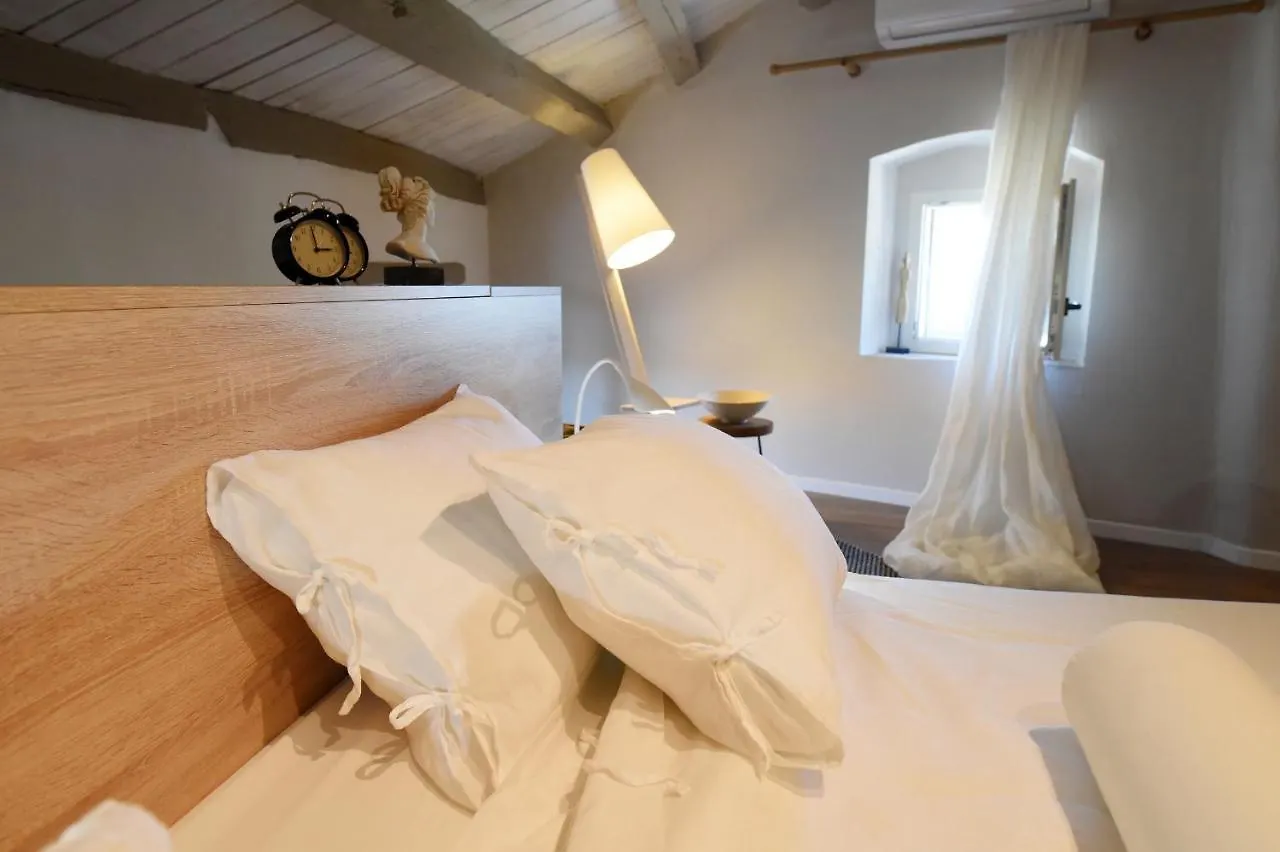 Heritage Home Casare With Pool And Lounge Area Rezanci Villa