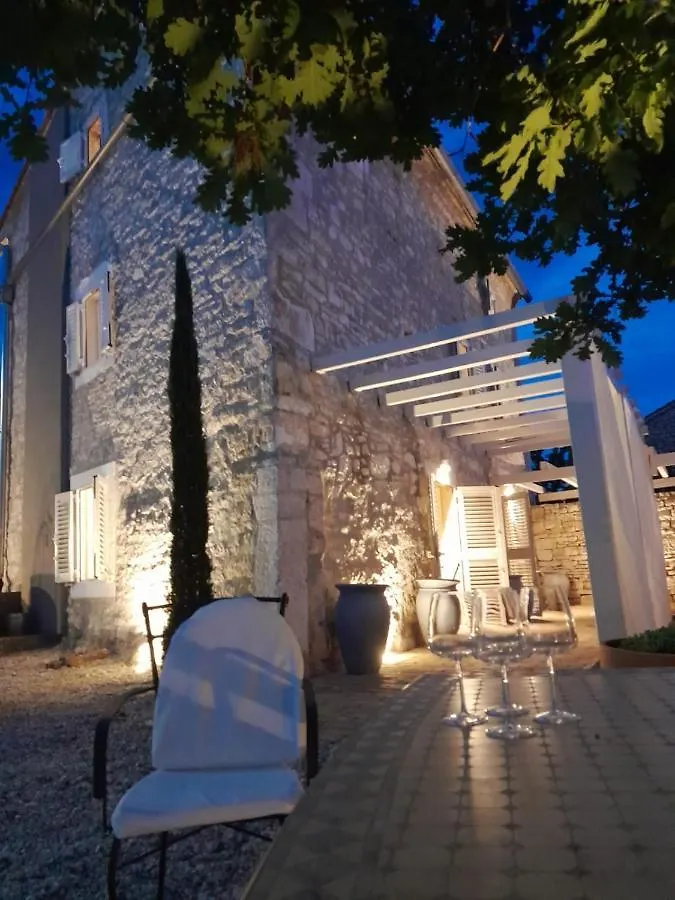 Villa Heritage Home Casare With Pool And Lounge Area Rezanci Croatia